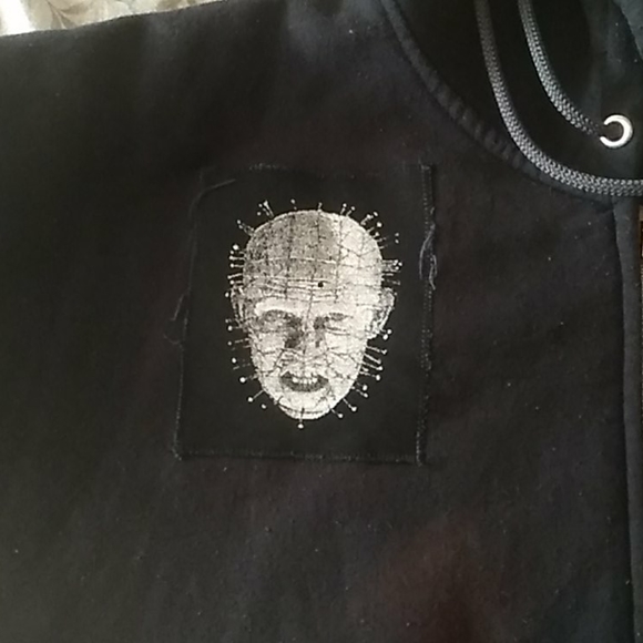 Boobs staring at my EyEz - Picture 2 of 12